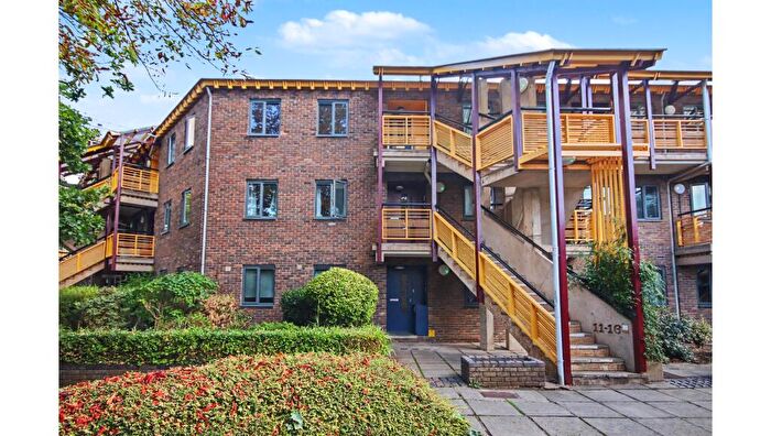 3 Bedroom Flat For Sale In Queensway, Cambridge, Cambridgeshire, CB2