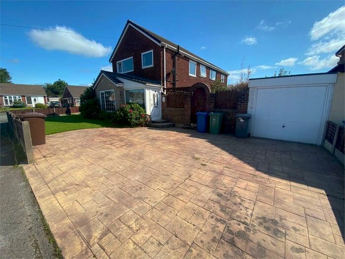 3 Bedroom Semi-Detached House To Rent In Eastfields, Radcliffe, Manchester, M26