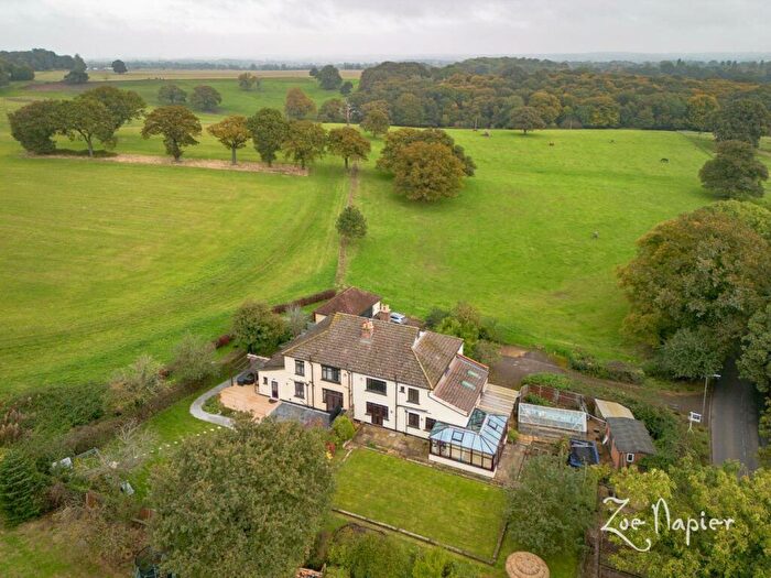 4 Bedroom Semi-Detached House For Sale In Havering Atte Bower, RM4