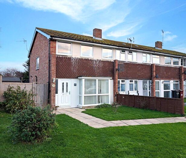 3 Bedroom End Of Terrace House For Sale In Elm Tree Close, Selsey, Chichester, PO20