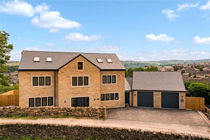 5 Bedroom Detached House For Sale In The Carriage Drive, Hoults Lane, Greetland, Halifax, HX4