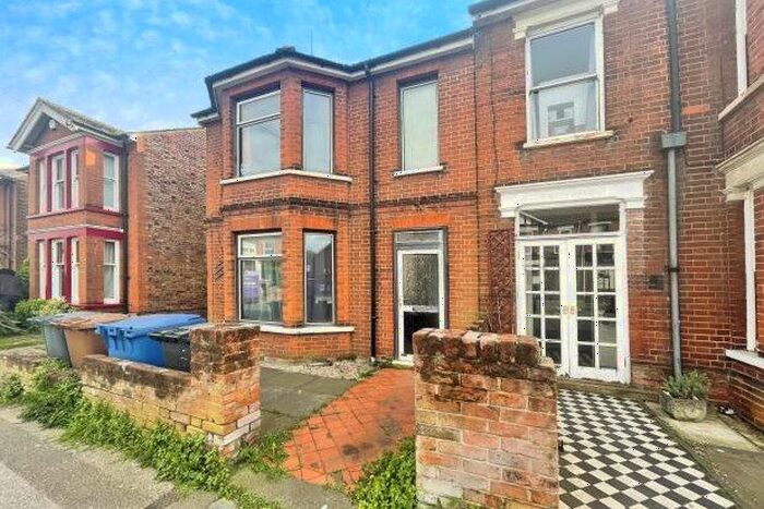 3 Bedroom Flat To Rent In Foxhall Road, Ipswich, IP3