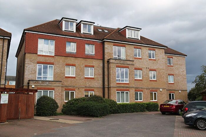 2 Bedroom Flat To Rent In Staines Road West, Ashford, TW15