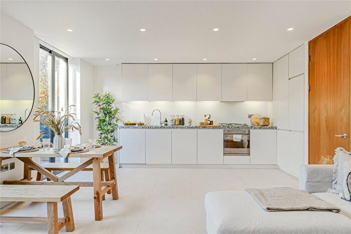 2 Bedroom Flat To Rent In Latitude House, Oval Road, Camden, London, NW1