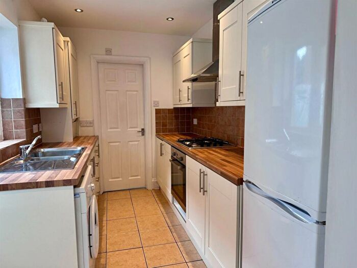 2 Bedroom Apartment To Rent In Amble Grove, Sandyford, Newcastle Upon Tyne, NE2