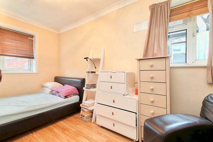 1 Bedroom Flat To Rent In High Street Colliers Wood, Colliers Wood, London, SW19
