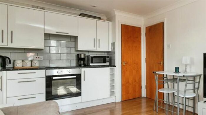 2 Bedroom Flat For Sale In Mountfield Road, New Romney, Kent, TN28