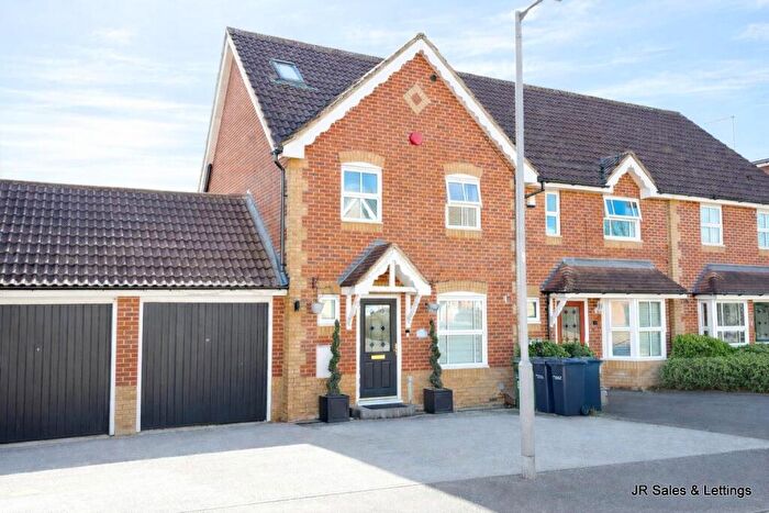 4 Bedroom End Of Terrace House For Sale In Cony Close, West Cheshunt, EN7