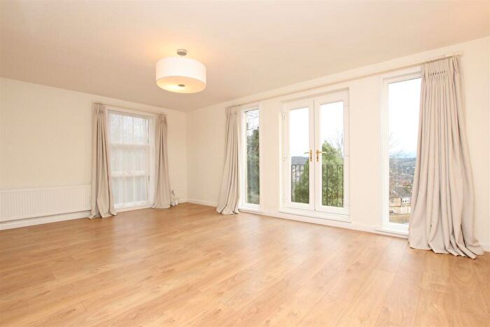 2 Bedroom Flat To Rent In St. Stephens Road, Bath, BA1