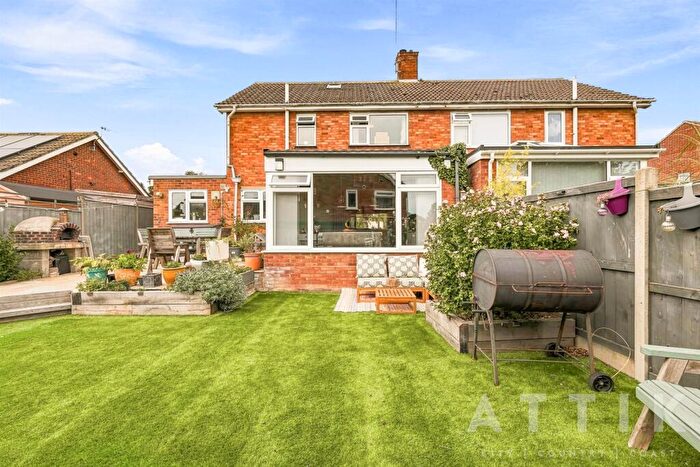 3 Bedroom Semi-Detached House For Sale In Oak Way, Halesworth, IP19
