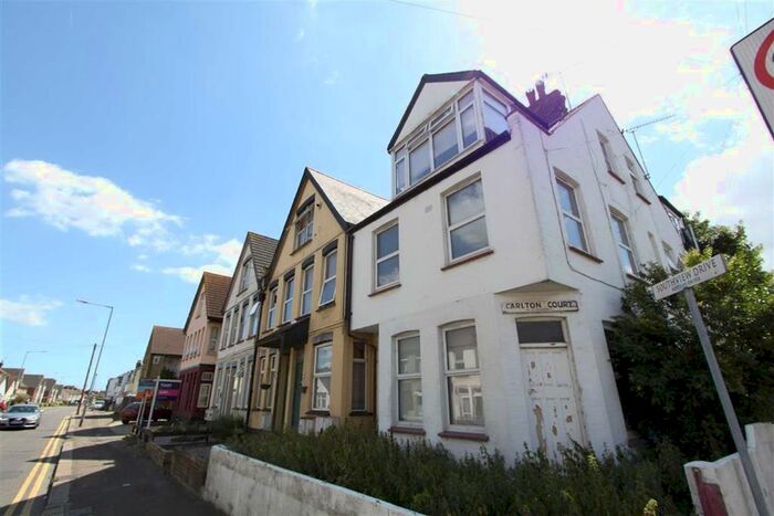 1 Bedroom Flat To Rent In Southview Drive, Westcliff On Sea, Essex SS0