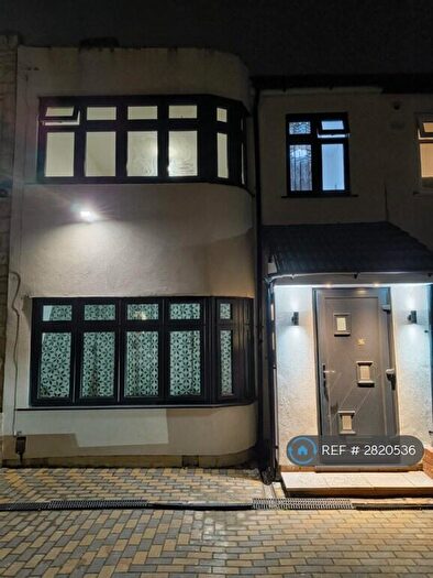 4 Bedroom Terraced House To Rent In Rosslyn Avenue, Dagenham, RM8