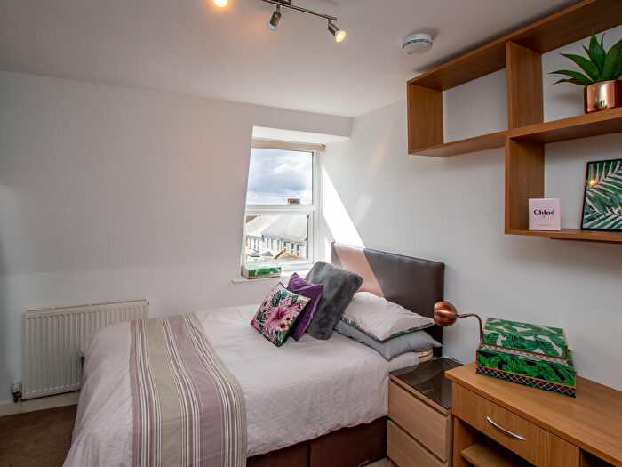 8 Bedroom Apartment To Rent In The Loft The Clubhouse, PL4