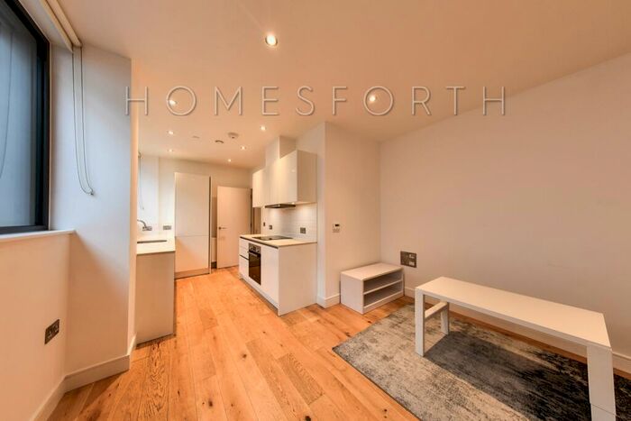 1 Bedroom Flat To Rent In Emerald House, Lansdowne Road, Croydon, CR0