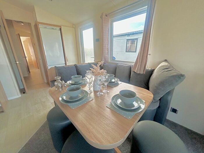 3 Bedroom Park Home For Sale In Beach Road, St. Osyth, Clacton-On-Sea, CO16