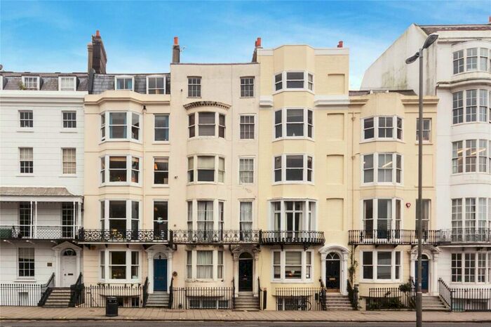 Flat To Rent In Pavilion Parade, Brighton, BN2