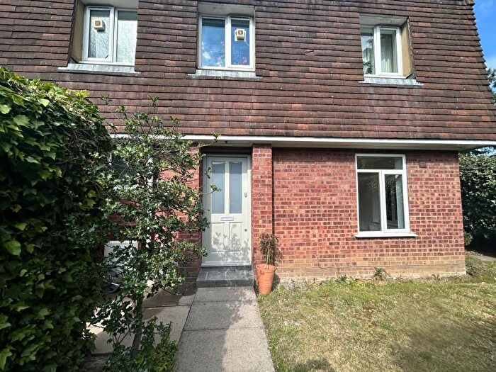 1 Bedroom Flat To Rent In Sunbury, Sunbury-On-Thames, TW16