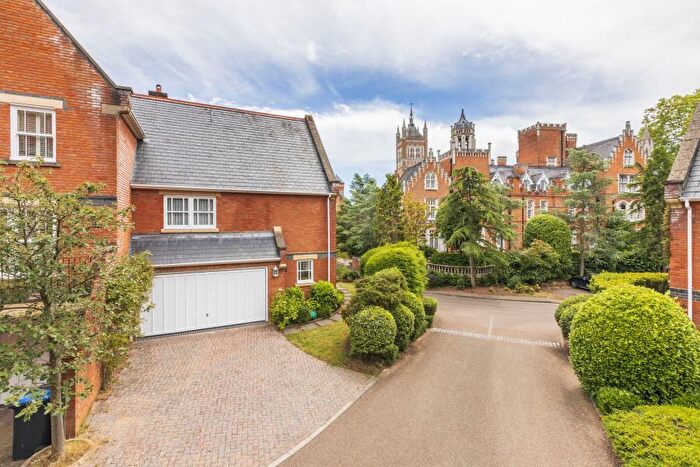 4 Bedroom Town House To Rent In Virginia Water, Surrey, GU25