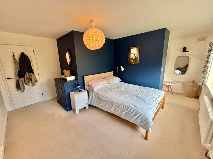2 Bedroom Detached Bungalow For Sale In Arnewood Gardens, Yeovil, Somerset, BA20