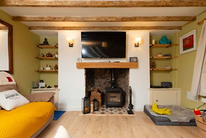 3 Bedroom Cottage For Sale In Mount Pleasant, Heolgerrig, Merthyr Tydfil, CF48