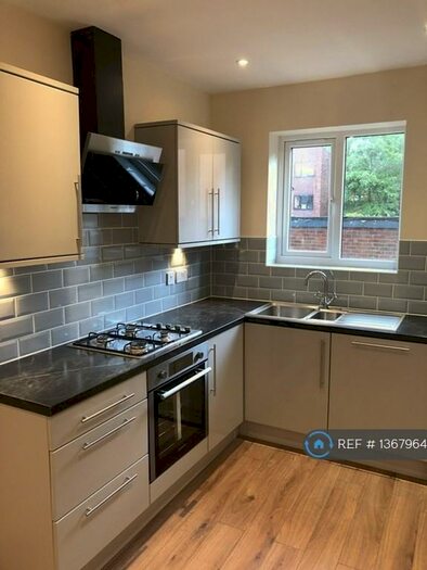 2 Bedroom Flat To Rent In Victoria Road, Fallowfield, Manchester, M14