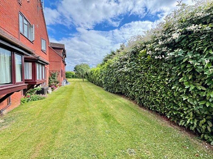 1 Bedroom Flat For Sale In Hazlemere Road, Penn, HP10