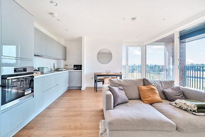 2 Bedroom Flat For Sale In Haverley Street, London, SE26