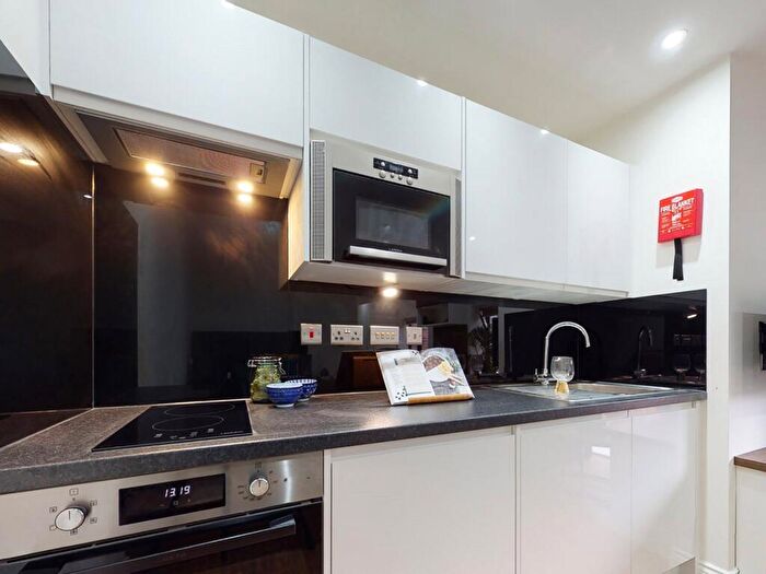Apartment To Rent In Flat, Hyde Terrace #, LS2