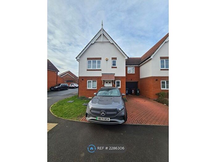 3 Bedroom Detached House To Rent In Burbridge Road, Leavesden, Watford, WD25
