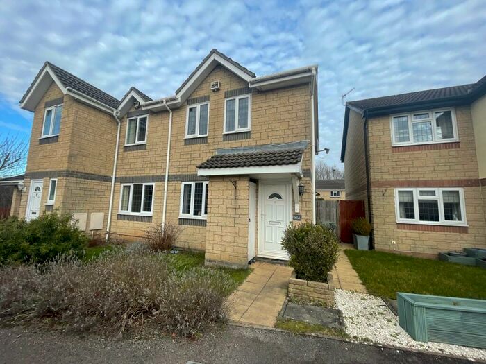 2 Bedroom House To Rent In Palmers Leaze, Bradley Stoke, Bristol, BS32