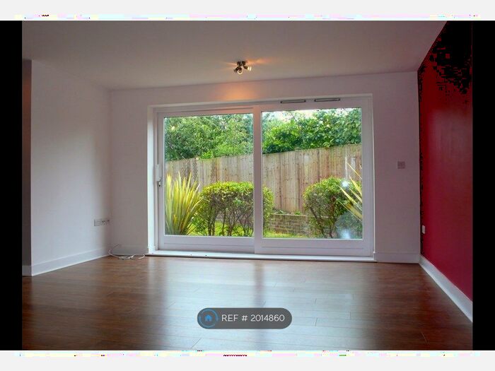 2 Bedroom Flat To Rent In Balham, London, SW12