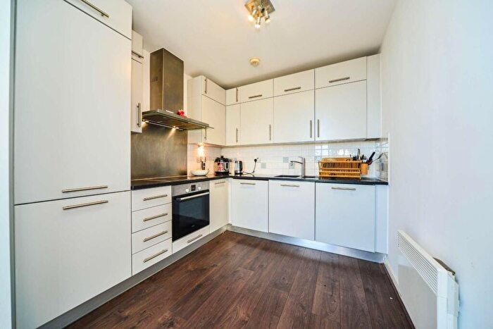 2 Bedroom Flat To Rent In Victoria Wharf, Bethnal Green, London, E2