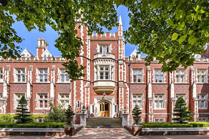 3 Bedroom Flat For Sale In Rose Square, Fulham Road, London, SW3