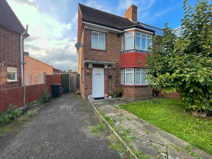 3 Bedroom Terraced House To Rent In George Street, Hounslow, Greater London, TW3