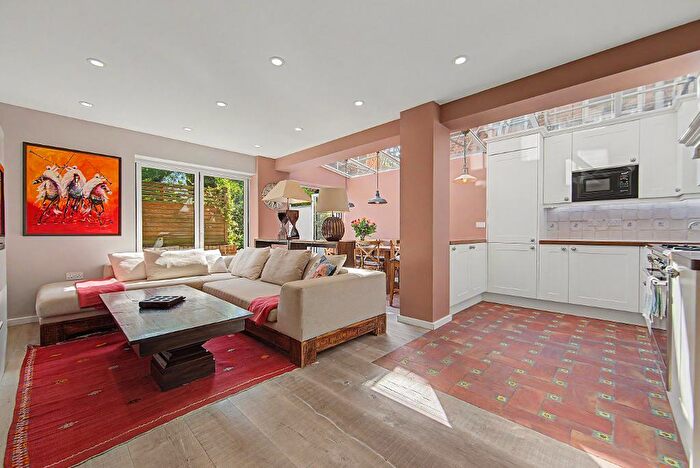 2 Bedroom Flat For Sale In Granville Road, Ground Floor Flat, London, NW2