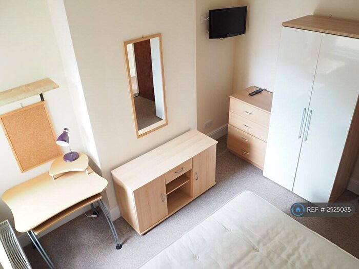 4 Bedroom Flat To Rent In Clarendon Road, Southsea, PO4