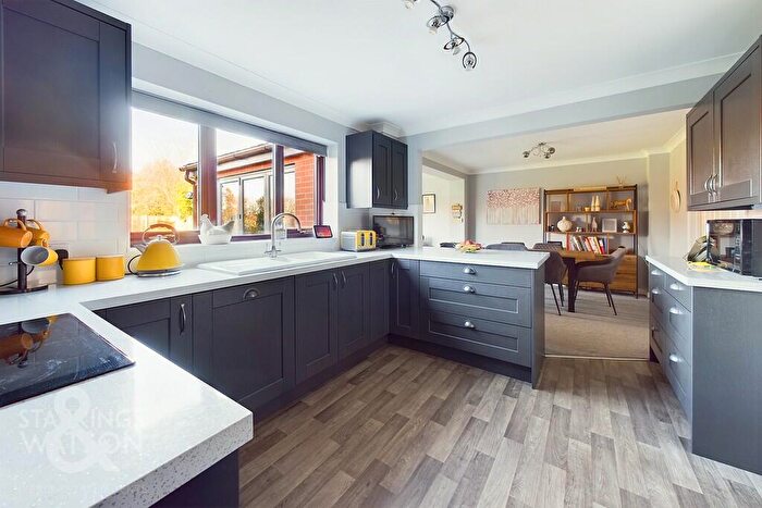 4 Bedroom Detached House For Sale In Church Meadow, Alpington, Norwich, NR14