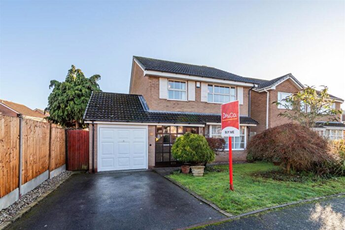 4 Bedroom Detached House For Sale In Farnborough Drive, Shirley, Solihull, B90