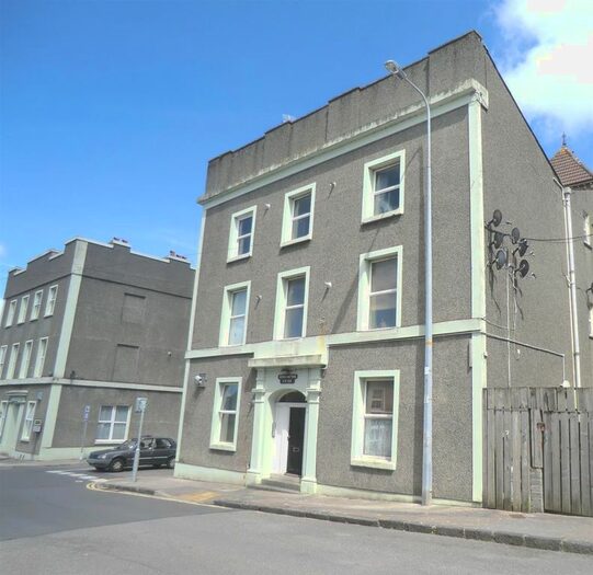 1 Bedroom Flat To Rent In Laws Street, Pembroke Dock SA72
