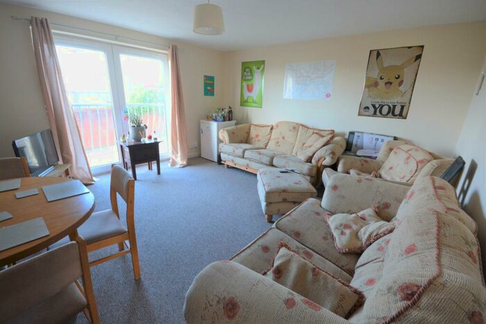 2 Bedroom Flat To Rent In St Helens Avenue, Brynmill, Swansea, SA1