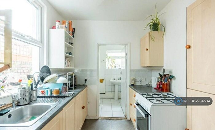 4 Bedroom Terraced House To Rent In Douglas Road, Horfield, Bristol, BS7