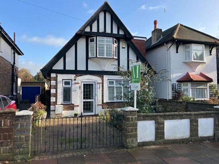 2 Bedroom Detached House To Rent In Downlands Avenue, Worthing, BN14