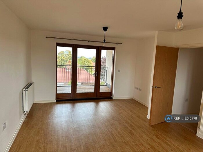 2 Bedroom Flat To Rent In Mallory Close, Gravesend, DA12