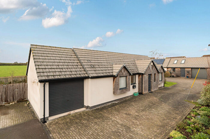 3 Bedroom Bungalow For Sale In Long Lane, Walton, BA16