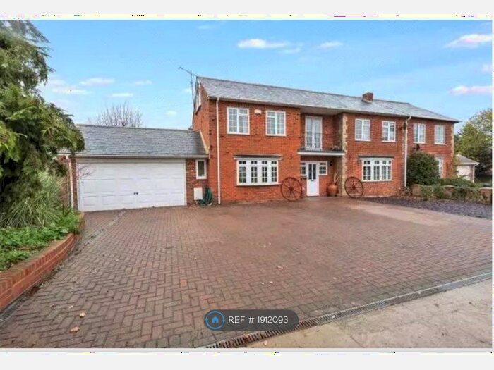 5 Bedroom Semi-Detached House To Rent In Brockhill Farm Cottages, Warfield, Bracknell, RG42