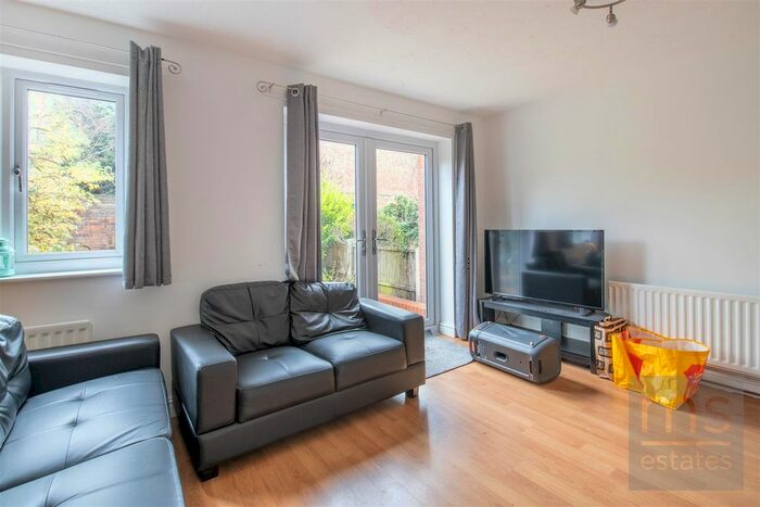 4 Bedroom Terraced House To Rent In Kittiwake Mews, Lenton, Nottingham NG7