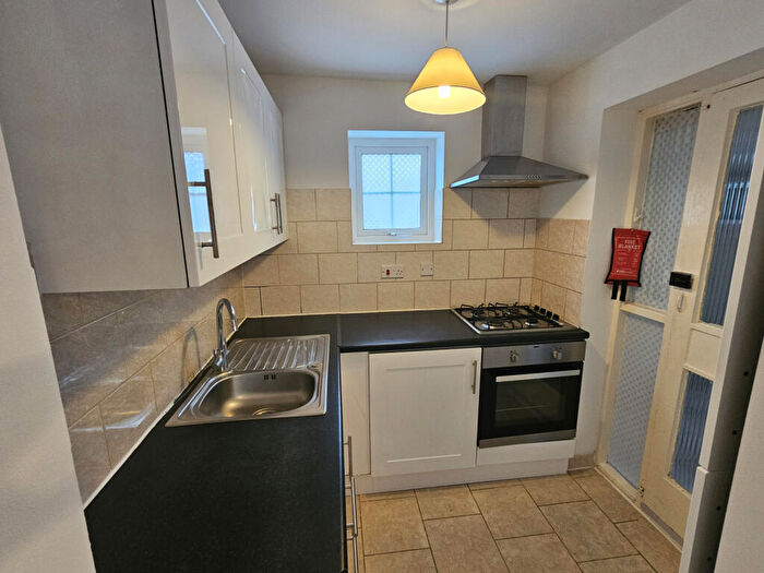2 Bedroom Bungalow To Rent In Ripley Road, LU4