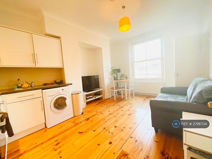 2 Bedroom Flat To Rent In City Road, London, EC1V