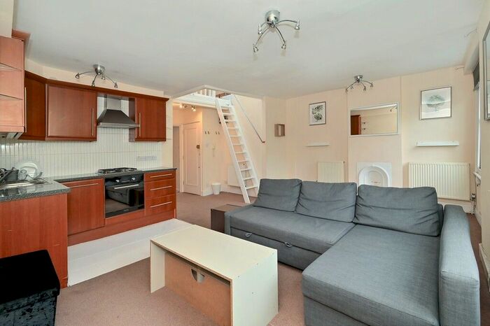 2 Bedroom Flat To Rent In Longridge Road, Earls Court, SW5