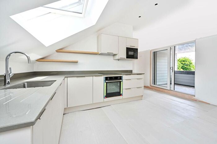 2 Bedroom Flat To Rent In Coronation House, Shere, Gomshall, GU5